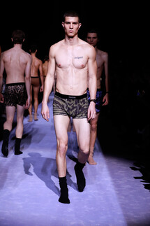 Tom Ford Fall 2018 Menswear  Том Форд осень зима 2018 коллекция Tom Ford TF неделя моды в Нью Йорке Мужские трусы Tom Ford  Mainstyles